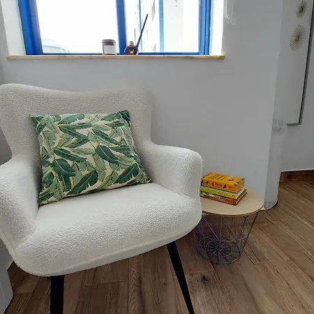 Cozy 8min Walk To The - Da Rocha Apartment *
